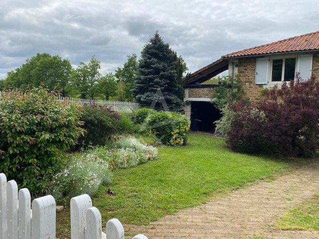 Maison - 275 m² - 6 pièces