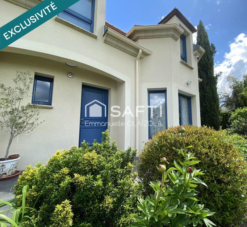 Maison - 172 m² - 9 pièces