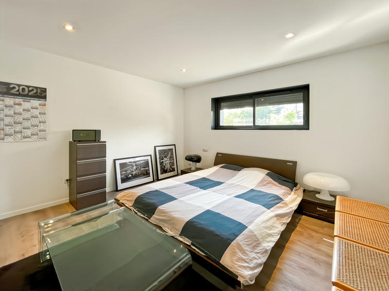 Maison - 233 m² - 7 pièces