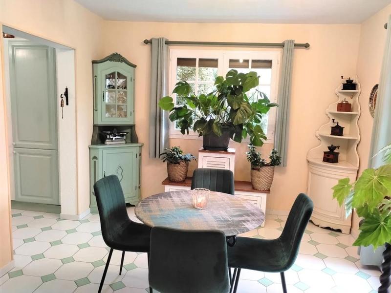 Demeure - 218 m² - 7 pièces