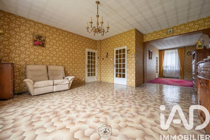 Maison - 252 m² - 8 pièces