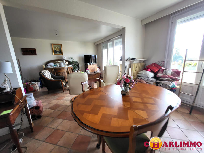 Appartement - 82 m² - 3 pièces