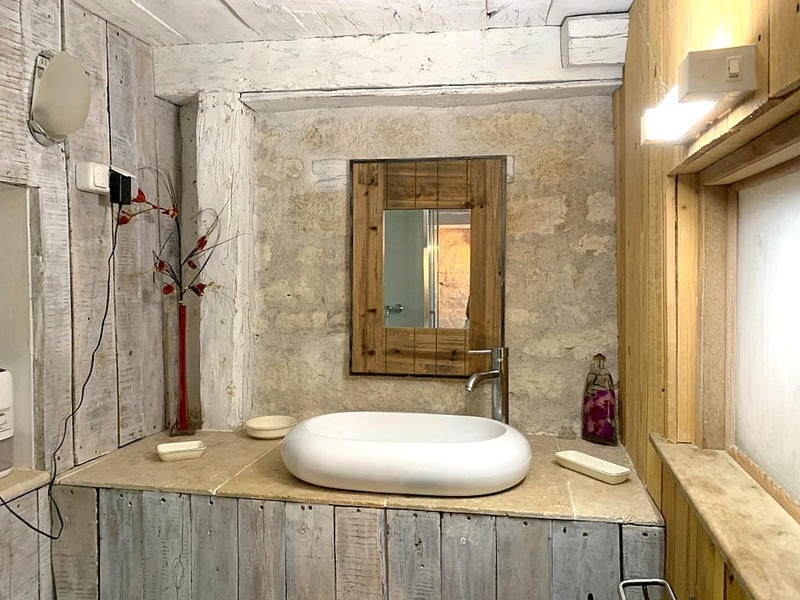 Maison - 420 m² - 18 pièces