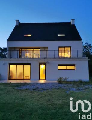 Maison - 246 m² - 10 pièces