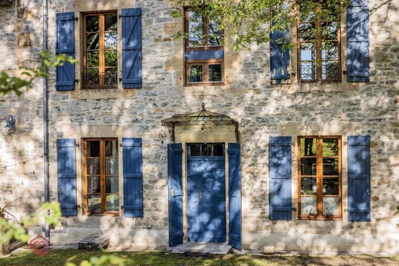 Demeure - 420 m² - 10 pièces