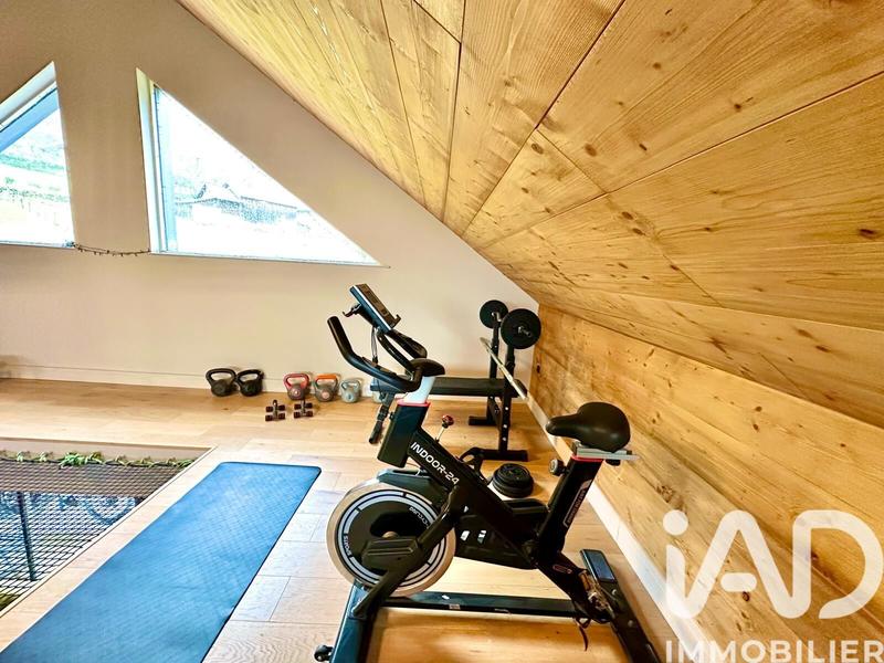 Châlet - 339 m² - 13 pièces