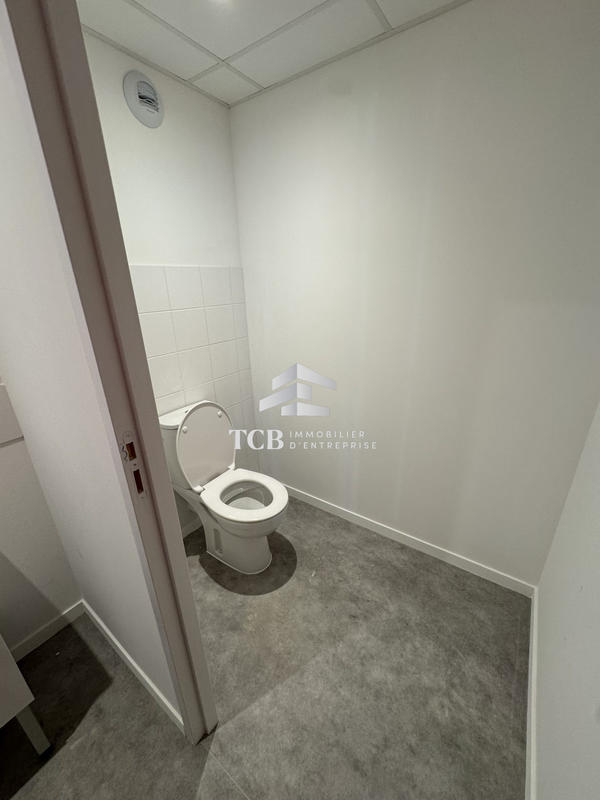 Local d'activités - 2 620 m²