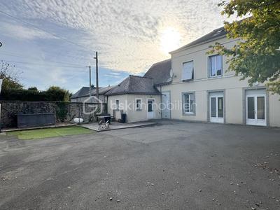 Maison - 170 m² - 8 pièces