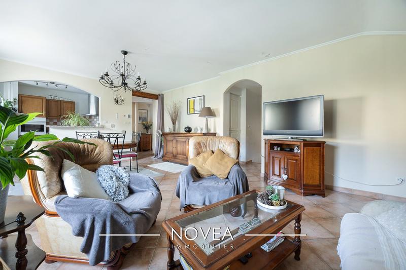 Maison - 270 m² - 5 pièces