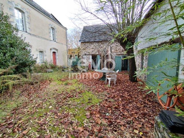 Maison - 269 m² - 9 pièces