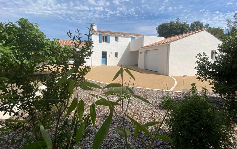 Maison - 206 m² - 7 pièces