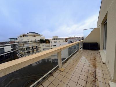 Appartement - 90 m² - 4 pièces