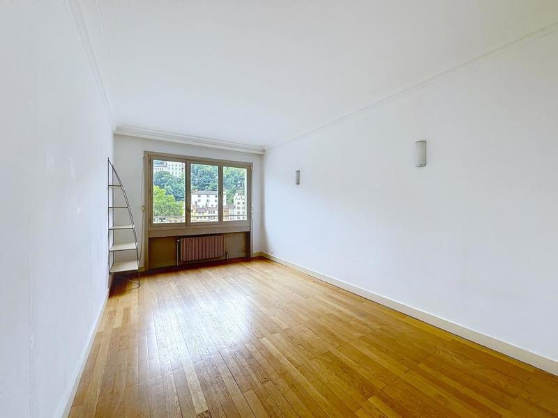 Appartement - 84 m² - 3 pièces