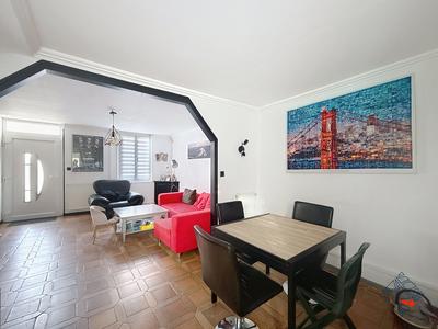 Maison - 96 m² - 5 pièces