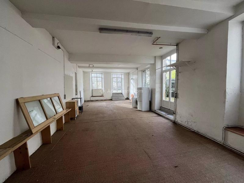 Maison - 325 m² - 10 pièces