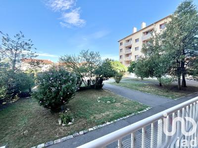 Appartement - 75 m² - 5 pièces