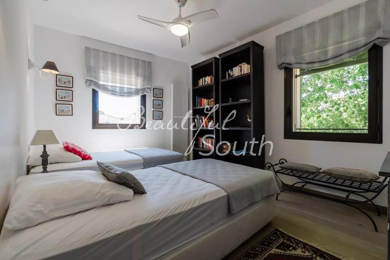 Mas - 262 m² - 6 pièces