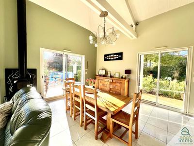 Propriété - 232 m² - 7 pièces