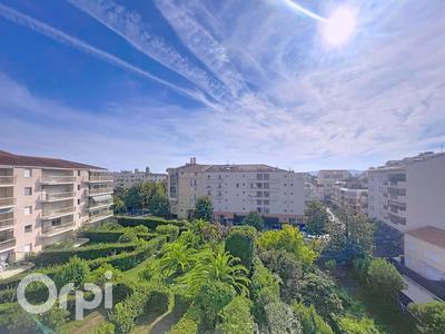 Appartement - 96 m² - 4 pièces