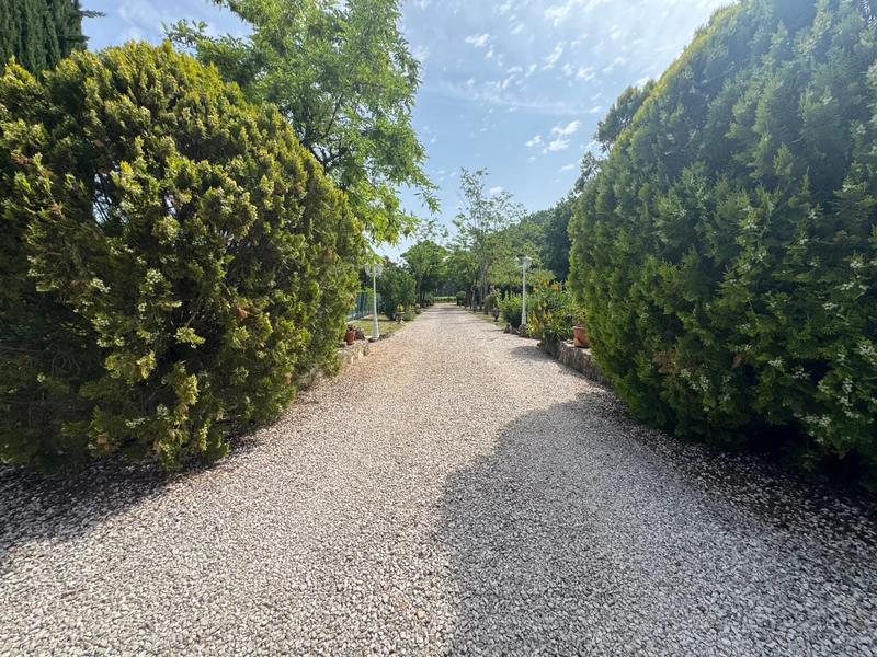 Maison - 237 m² - 9 pièces