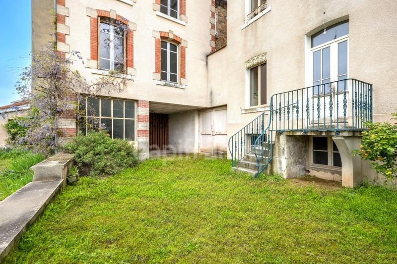 Maison bourgeoise - 446 m² - 17 pièces