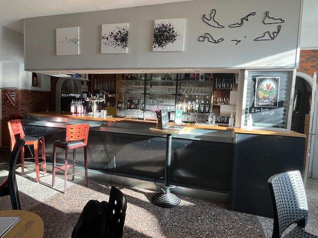 Fonds de commerce - 745 m²