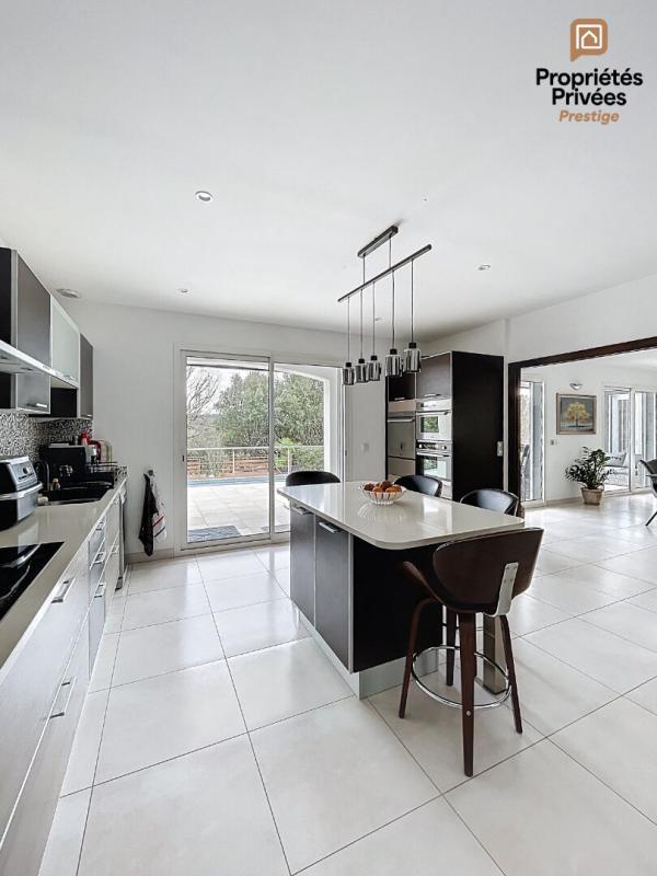 Villa - 260 m² - 7 pièces