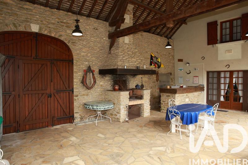 Maison - 200 m² - 8 pièces