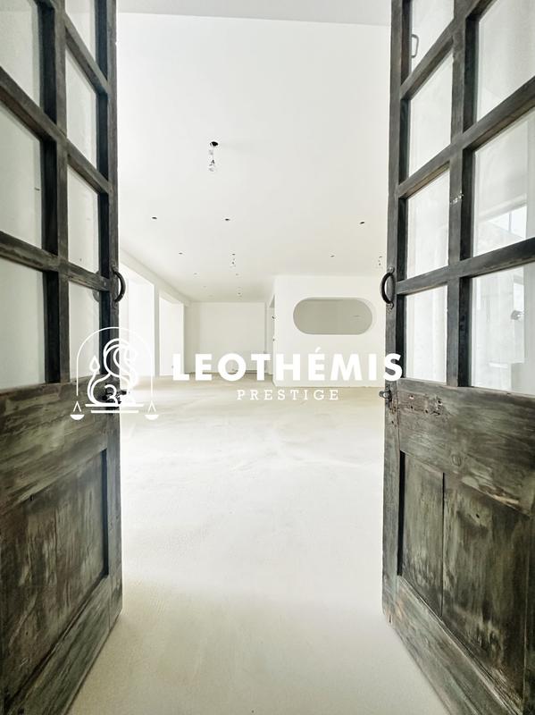 Villa - 397 m² - 9 pièces