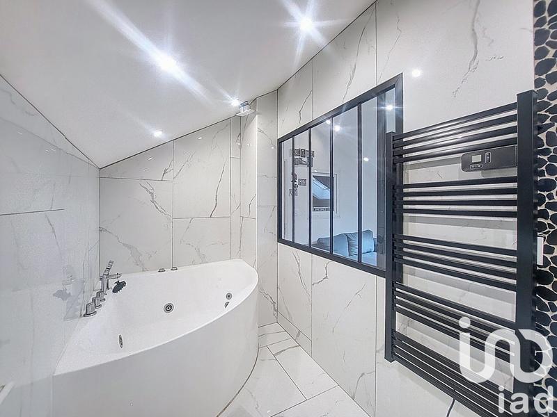 Maison - 152 m² - 9 pièces