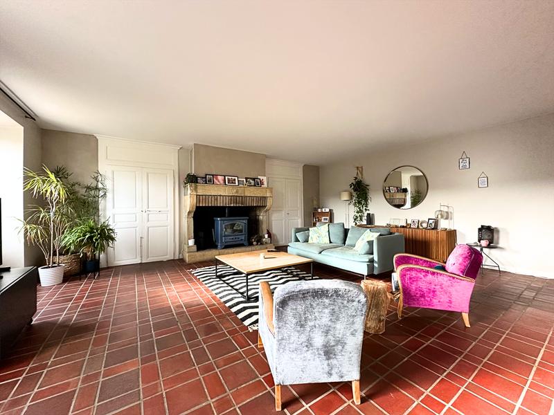 Maison - 357 m² - 11 pièces