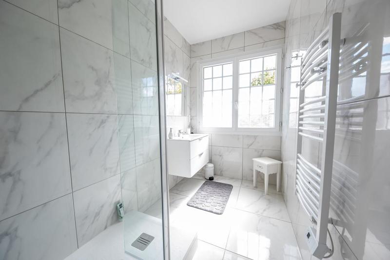 Propriété - 338 m² - 11 pièces