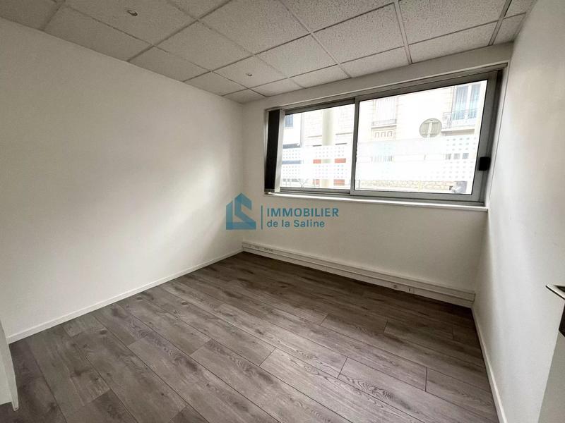 Bureau - 50 m² - 4 pièces