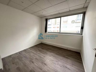 Bureau - 50 m² - 4 pièces