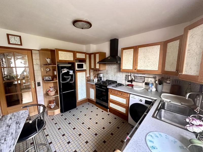 Maison - 93 m² - 5 pièces