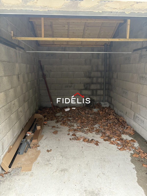 Parking / Garage - 35 m²