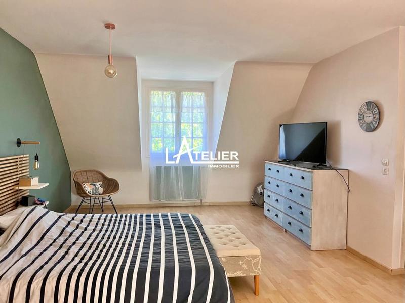 Maison - 220 m² - 7 pièces