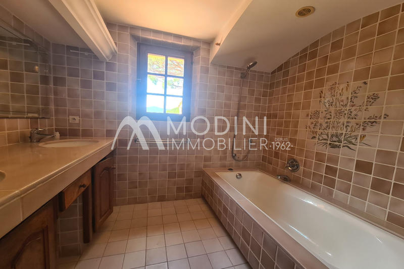 Maison - 227 m² - 8 pièces