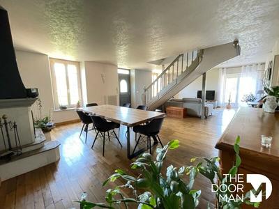 Maison - 200 m² - 7 pièces