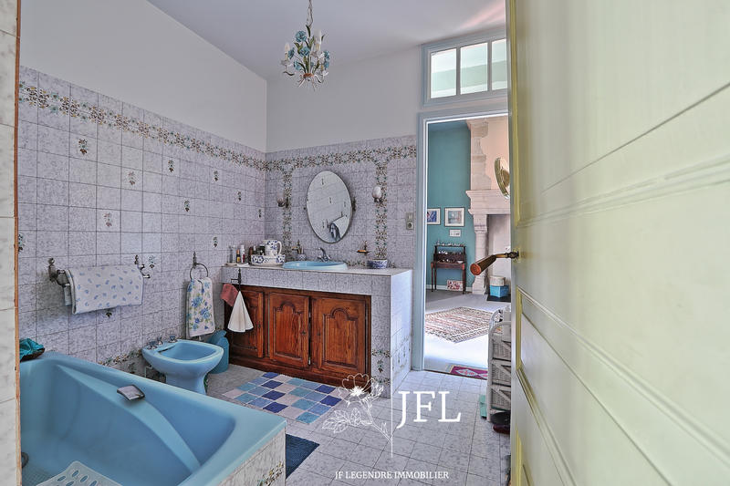 Maison en pierre - 267 m² - 5 pièces