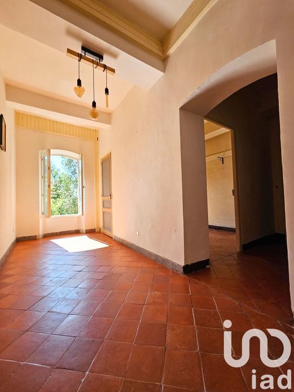 Maison - 957 m² - 25 pièces