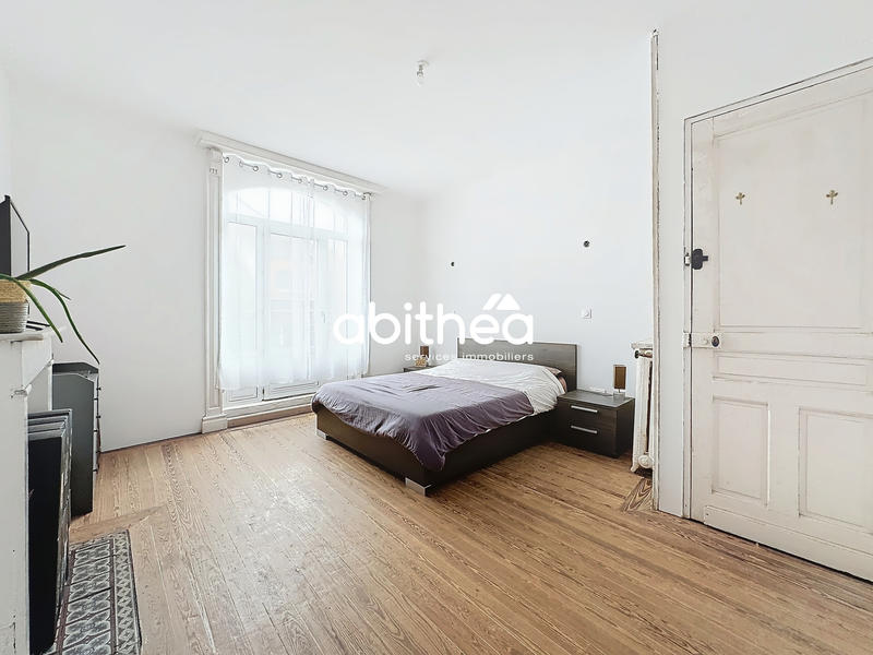 Maison - 260 m² - 10 pièces