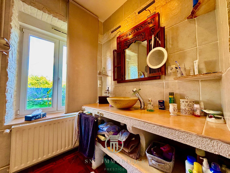 Maison - 290 m² - 12 pièces