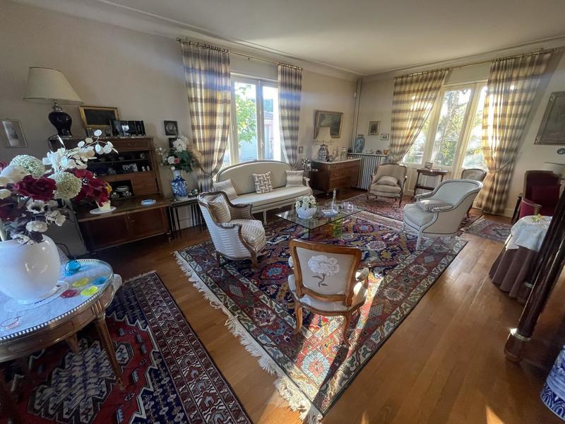 Maison - 200 m² - 9 pièces