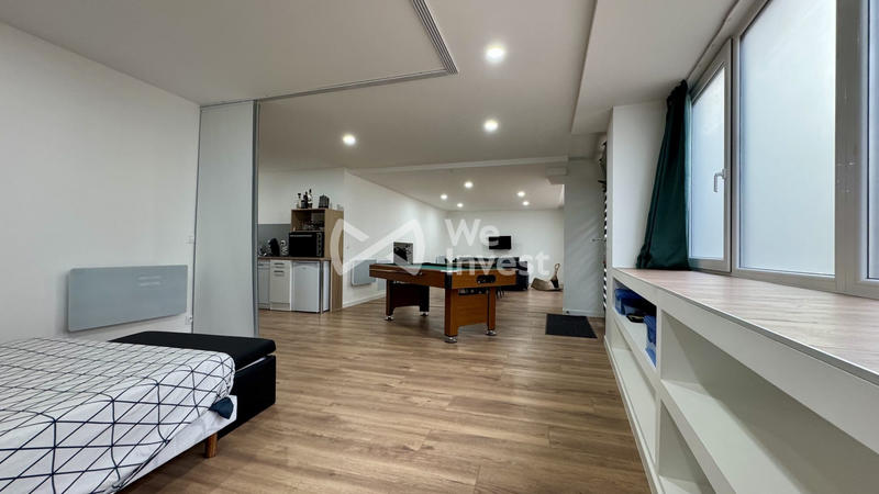 Maison - 235 m² - 9 pièces