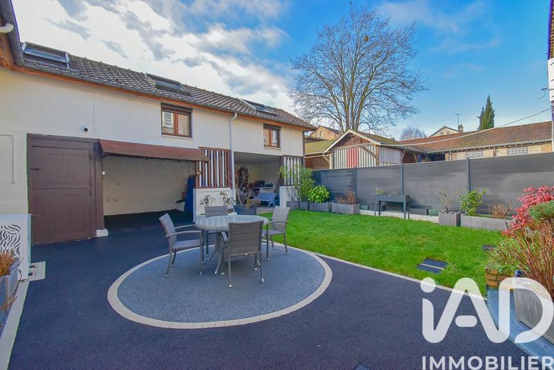 Maison - 143 m² - 9 pièces