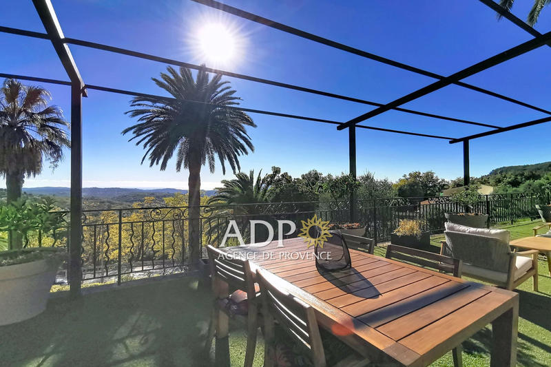 Appartement - 111 m² - 3 pièces