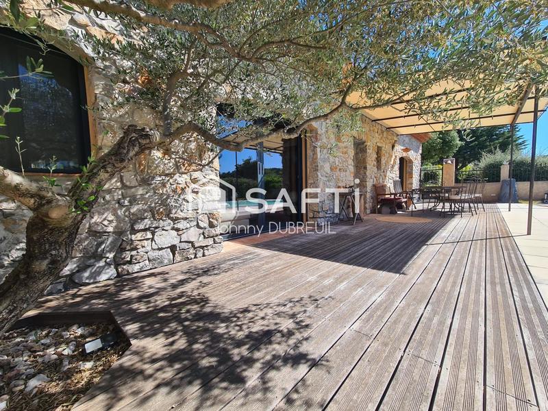 Maison - 230 m² - 5 pièces