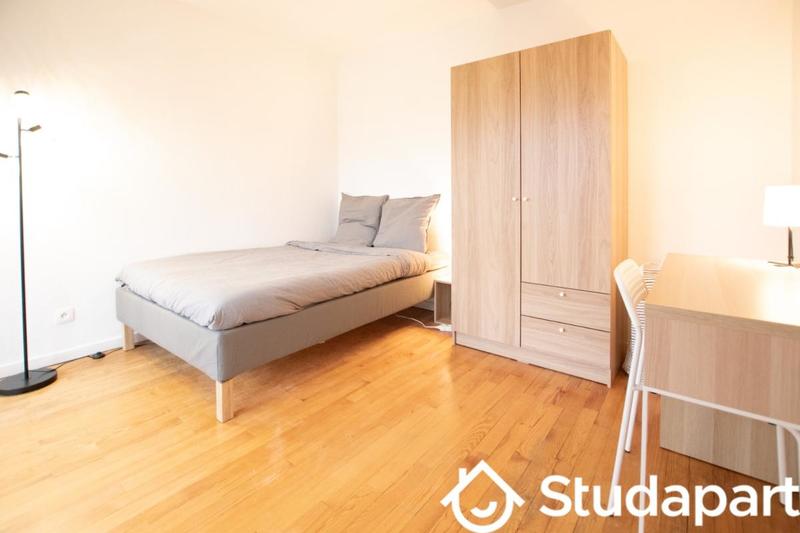 Chambre - 11 m² - 1 pièce