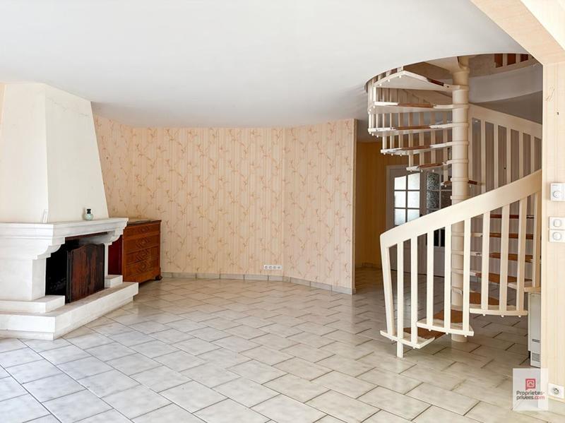 Maison - 213 m² - 8 pièces